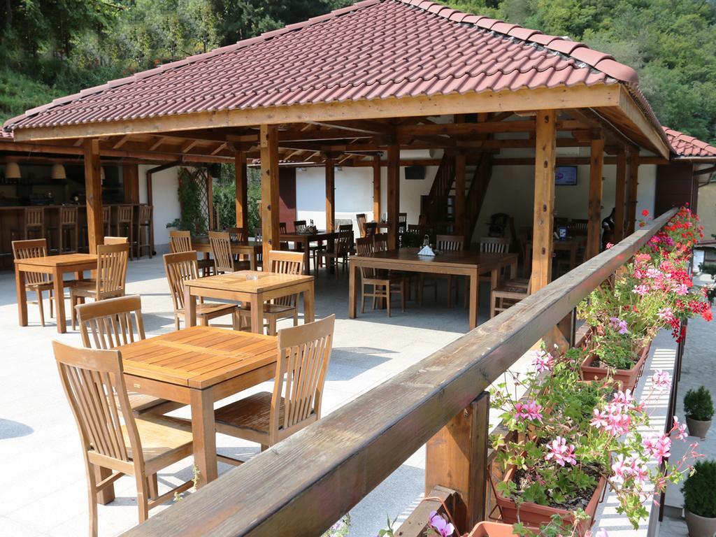 Aqua Varvara Hotel Vetren Dol Exterior photo